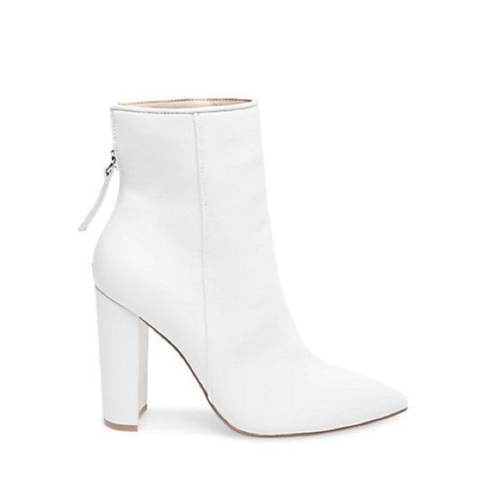 White leather Steve Madden boots